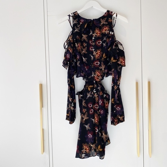 BNWT Red Carter Cutout Dress - Picture 10 of 10